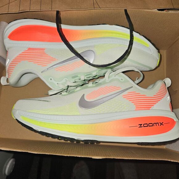 Nike Men's Vomero 18 Rare Colorway sz 12 - Picture 2 of 6